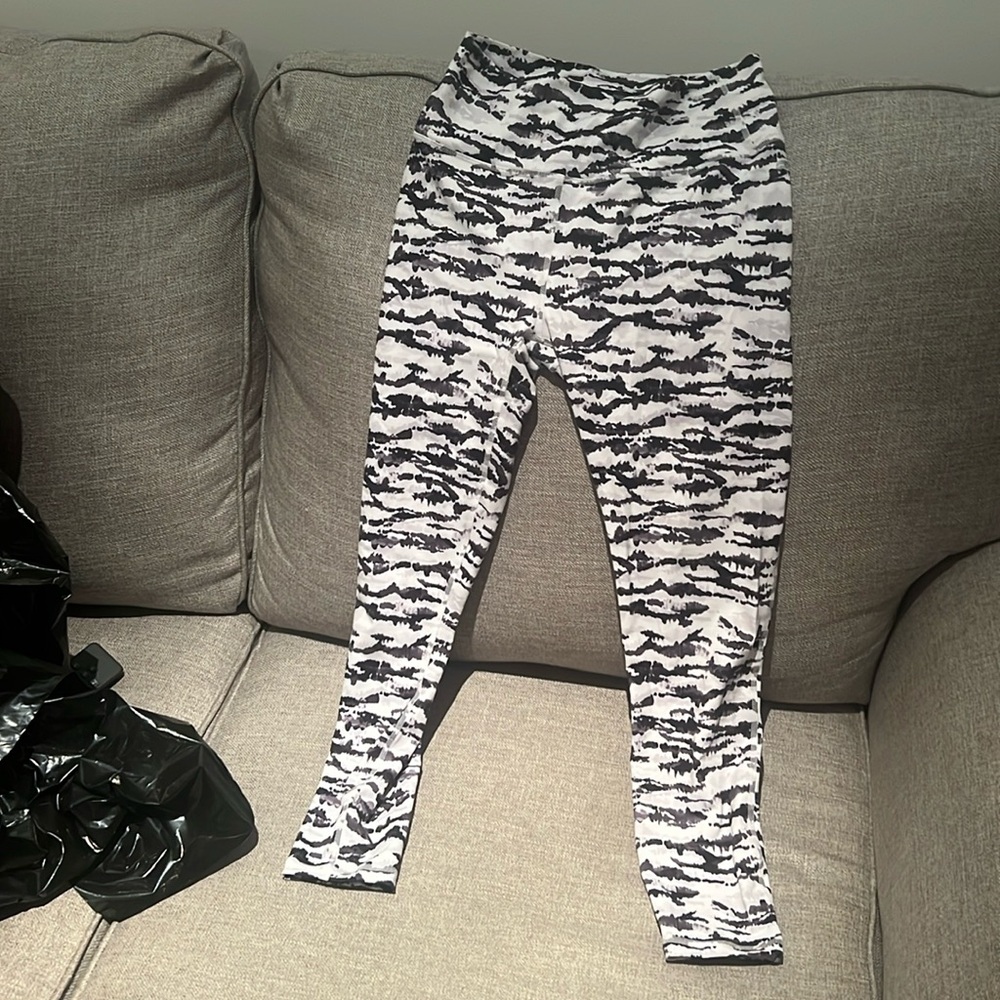 Power held leggings by Fabletics